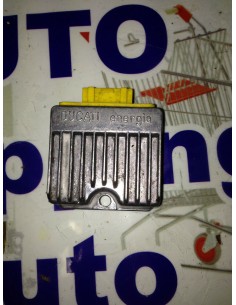 - REGOLATORE DI TENSIONE...